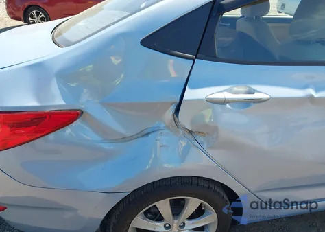 2013 Hyundai Accent Gls z USA, uszkodzony, nr VIN KMHCU4AE4DU319379